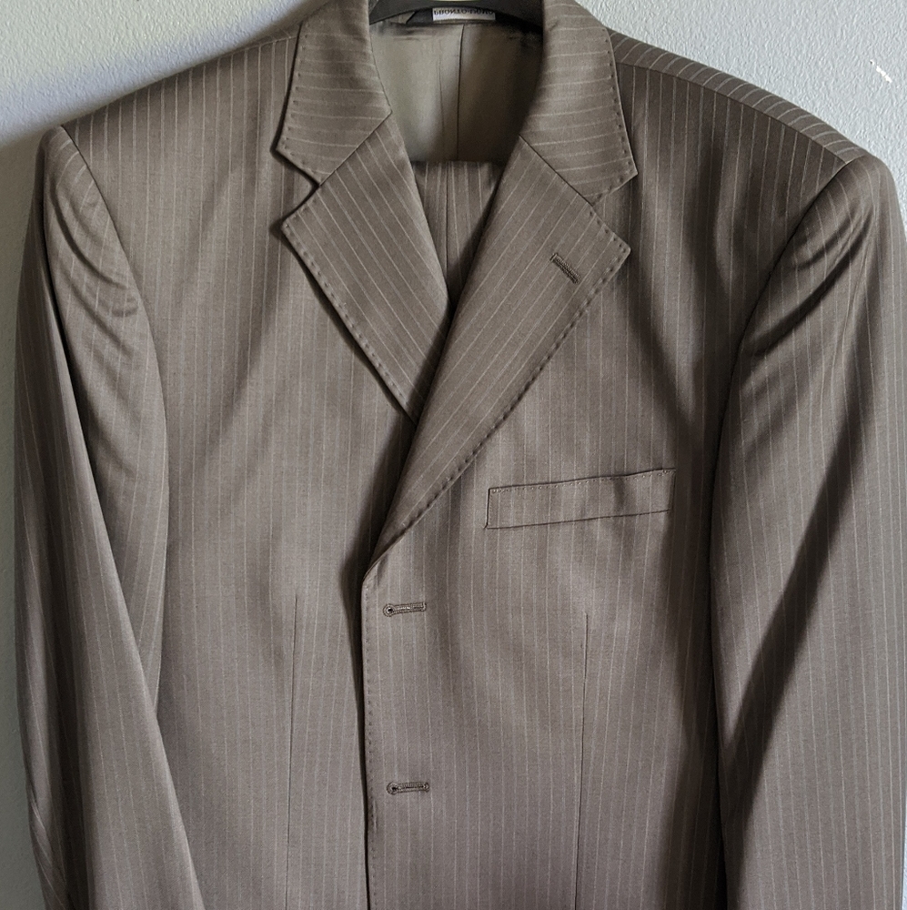 Beautiful Pronto Uomo Couture suit- never worn
